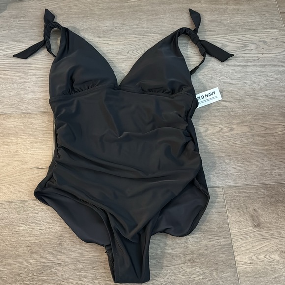 NWT! Black Tie Shoulder Ruched Plunge One-Piece Swimsuit - Multiple Sizes 💎 - Picture 10 of 10